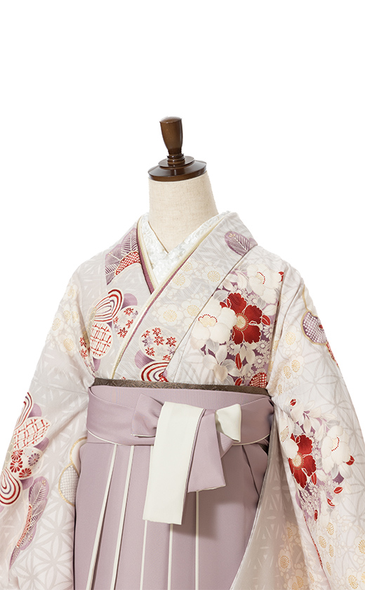 アンティークな袴の松に花丸紋（上半身）
