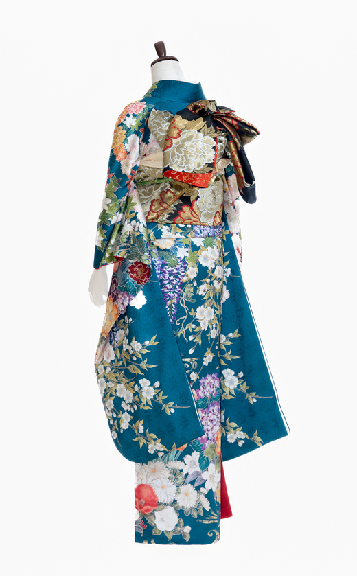 青藍地に金彩菊牡丹藤（後ろ向き）