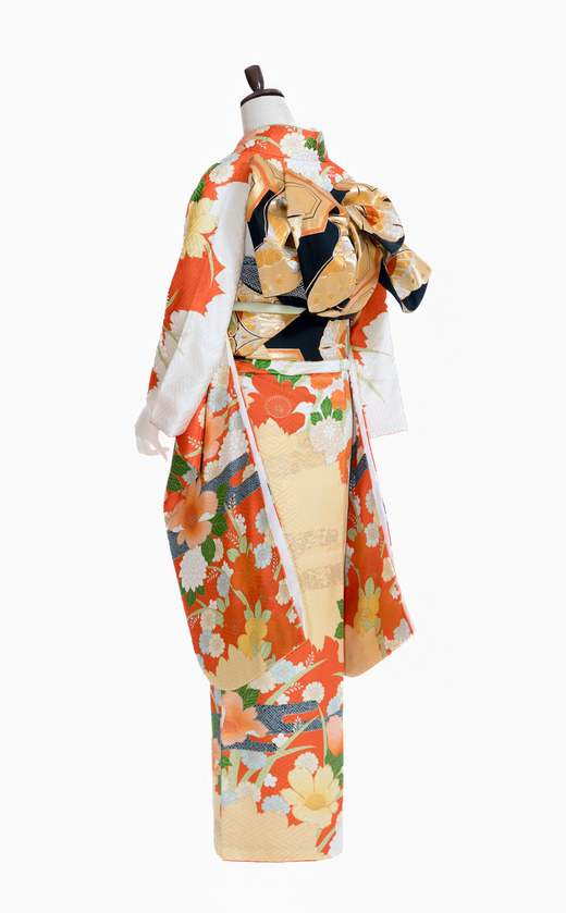 白地に彩二重菊（後ろ向き）