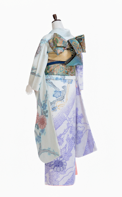 紫ぼかし菊枝文様（後ろ向き）