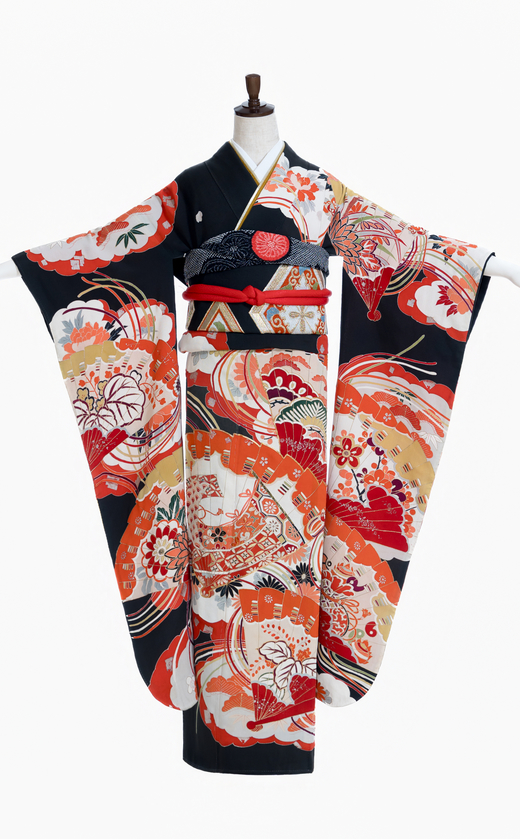 扇面に雲取り吉祥文様（正面）